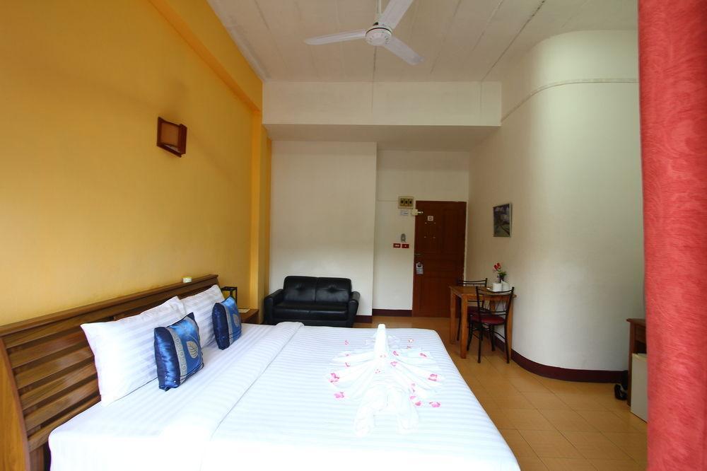 Отель Sea U Honey Patong Экстерьер фото